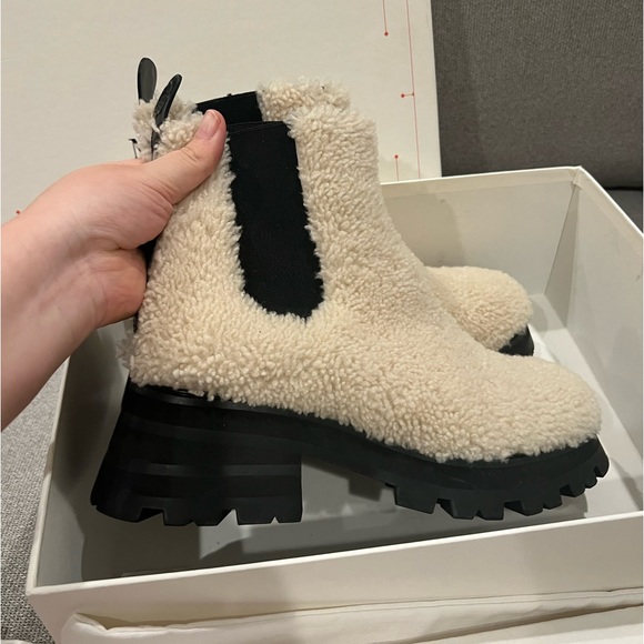 Alexander McQueen Chelsea Cream Shearling Combat Boots $1200 size 41